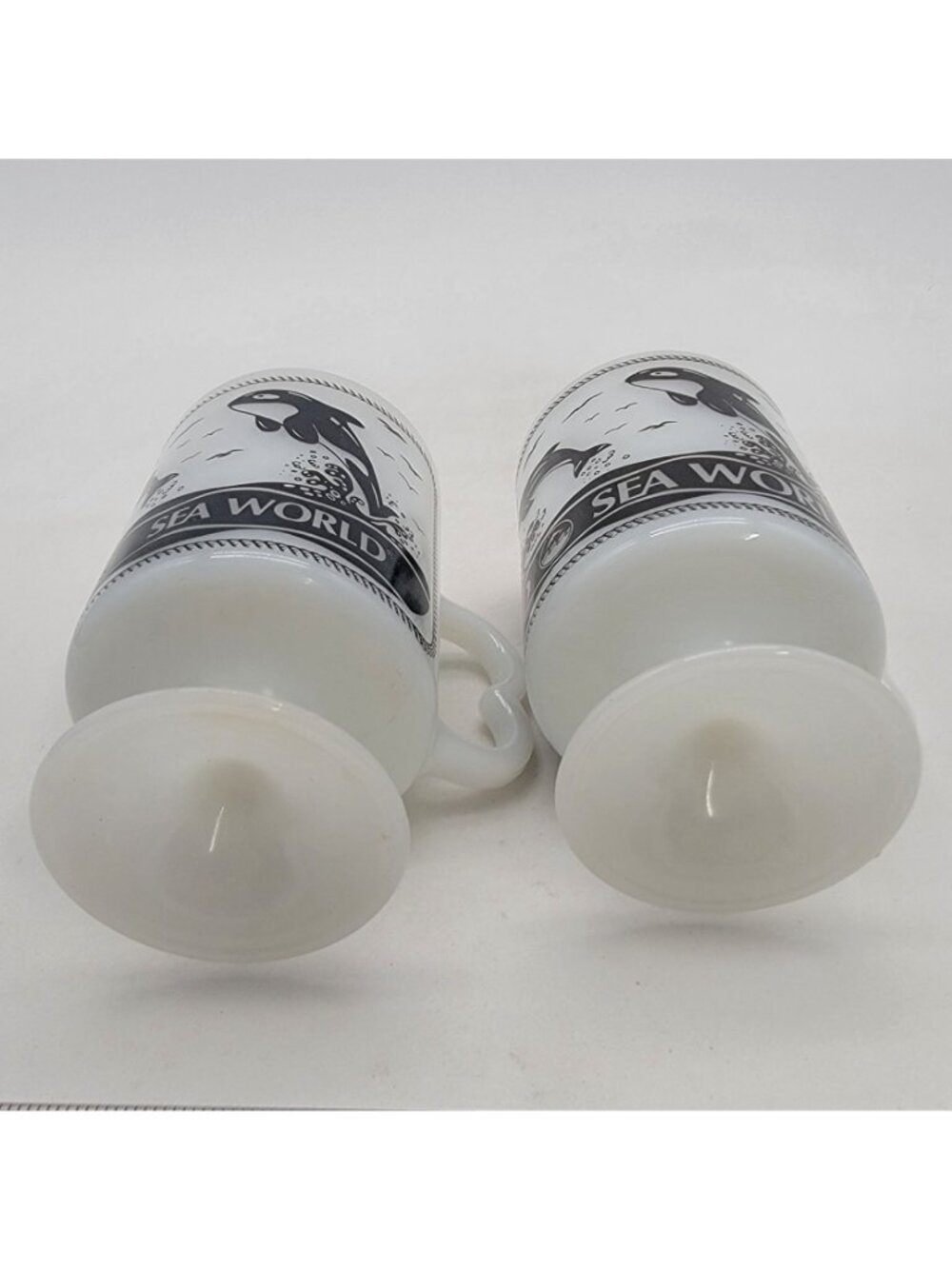 Vintage Sea World Footed Milk Glass Mugs Set Of 2 With Orca Whale Design - Picture 8 of 9